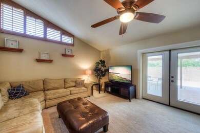 007_Family Room