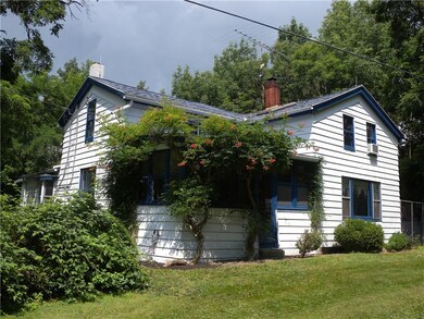 The aluminum siding is maintenance free and the ro