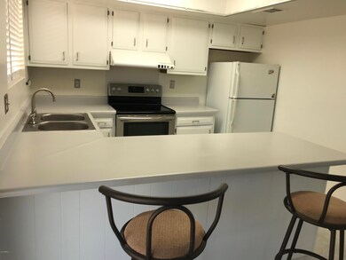N 16T LN HUGE BREAKFAST BAR