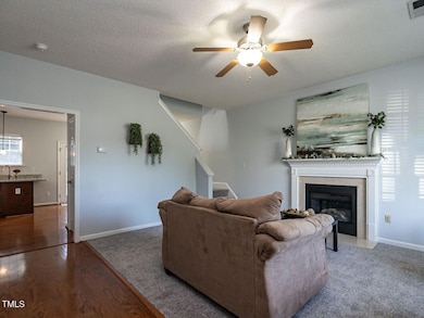005-1280x960-family-room
