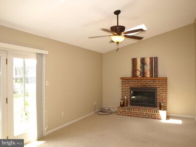 239 Heatherfield Dr, Souderton, PA 18964 - photo 5