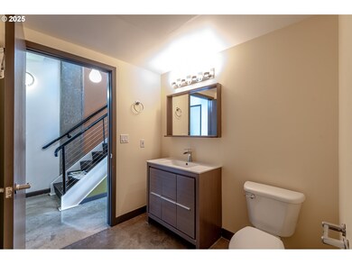 1030 NW 12th Ave unit 526, Portland, OR 97209 - photo 3