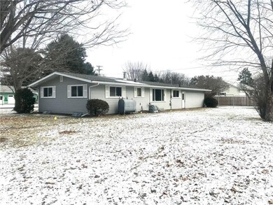 1806 4th Ave N, Menomonie, WI 54751 - photo 2