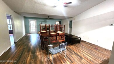 Family room & Dining area