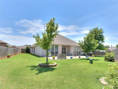 1905 NE 7th Cir, Moore, OK 73160 - photo 4