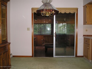 835 Oak St, Taylor, PA 18517 - photo 6