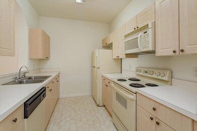 2303 Butterfly Palm Way unit 201, Kissimmee, FL 34747 - photo 3