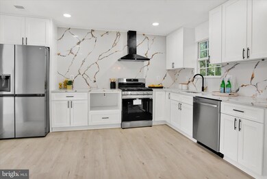 5003 Boydell Ave, Oxon Hill, MD 20745 - photo 2