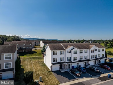 3578 Pinecrest Ct unit 16, Fayetteville, PA 17222 - photo 4