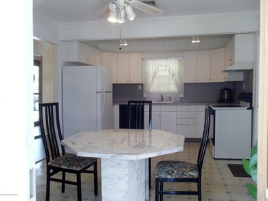 40 ARDMORE LN KITCHEN