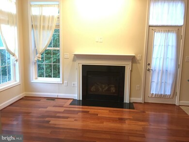 6090 Madison Park Dr, Falls Church, VA 22041 - photo 4