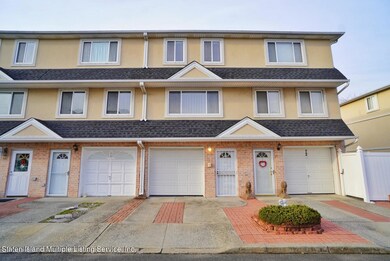 70 Seagate Ct. Front of house