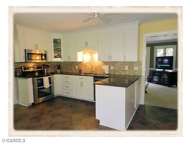 Kitchen - Great kitchen space, with new lighting, 