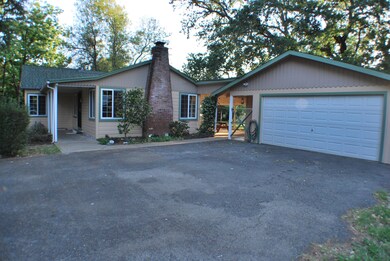 Entry/GarageGarage