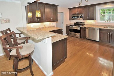 8708 Old Courthouse Rd, Vienna, VA 22182 - photo 4