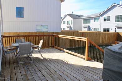 Expansive rear deck