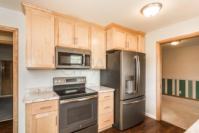 2201 8th Ave N Grand Forks ND-print-005-