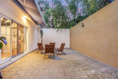 22401 Sentar Rd, Woodland Hills, CA 91364 - photo 5