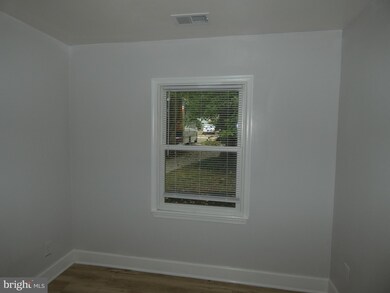 3425 Spring Dr, Alexandria, VA 22306 - photo 7