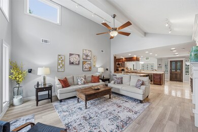 4600 Huisache St, Bellaire, TX 77401 - photo 2