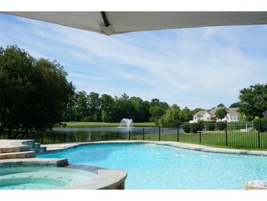 Deluxe Heated Salt water pool!!