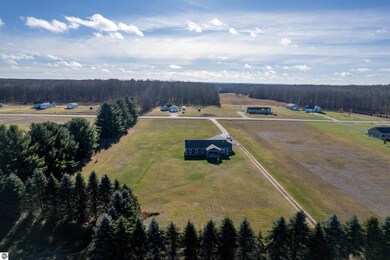 5597 Timber Flats Dr, Kingsley, MI 49649 - photo 7