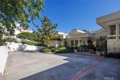 31561 Peppertree Bend, San Juan Capistrano, CA 92675 - photo 3