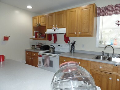 68 Blevens Dr, Manchester, NH 03104 - photo 7