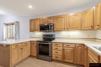 372 S Rolling Hills Dr, Le Center, MN 56057 - photo 3