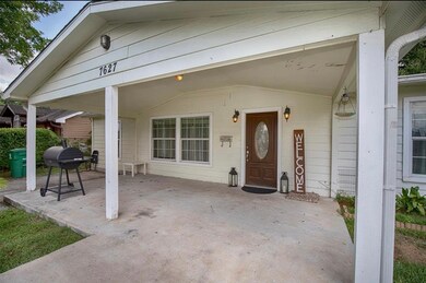 7627 Greendowns St, Houston, TX 77087 - photo 4