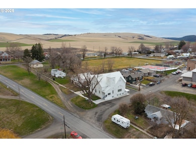 402 E Main St, Weston, OR 97886 - photo 7