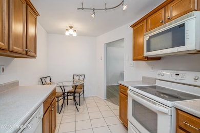 Eat-In Kitchen