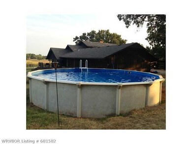 Swimming Pool/Hot Tub/Sauna.
