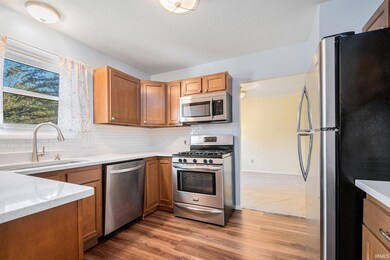 52132 Brookview Ct, South Bend, IN 46637 - photo 2