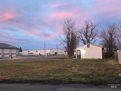 321 Southeast Ave, New Plymouth, ID 83655 - photo 6