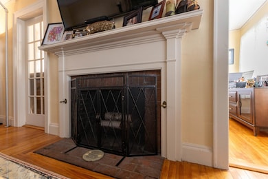 93 Myrtle St, Claremont, NH 03743 - photo 5