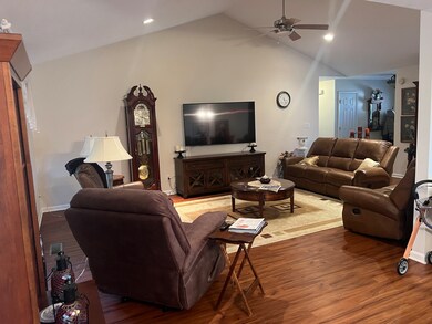 1123 Constitution Dr, Edinburgh, IN 46124 - photo 4