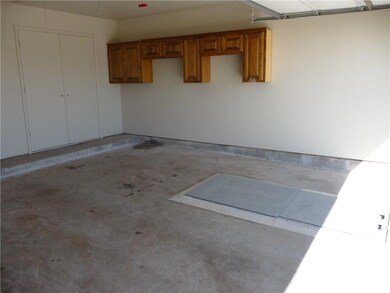 2205 SE 6th St, Moore, OK 73160 - photo 7