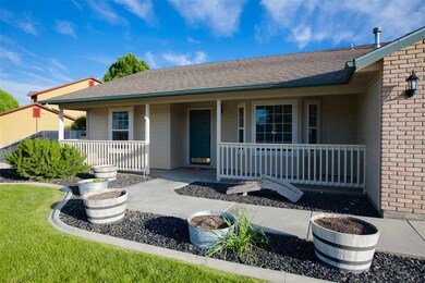 331 S Valley Dr, Nampa, ID 83686 - photo 4