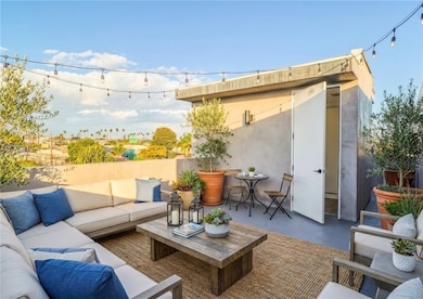 1702 Redondo Blvd, Los Angeles, CA 90019 - photo 2