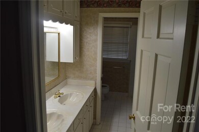 3116 E Broad St, Statesville, NC 28625 - photo 7