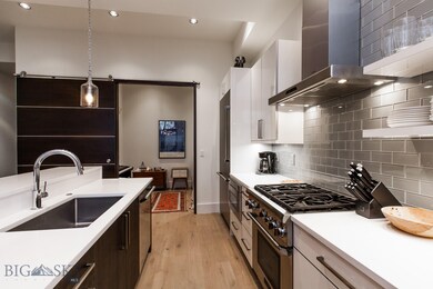 Open and bright kitchen
