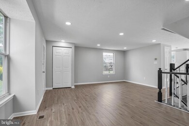 7423 Aspenpark Rd, Lorton, VA 22079 - photo 3