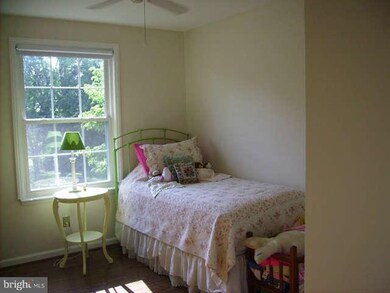 2502 Ebony Rd, Parkville, MD 21234 - photo 5