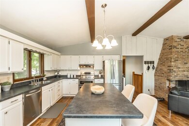 1628 Grandview Ct, Cedar Falls, IA 50613 - photo 6