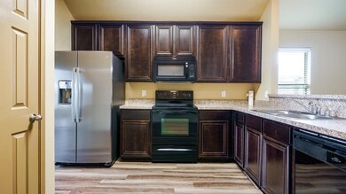 423 Glenwood St, Gainesville, TX 76240 - photo 3