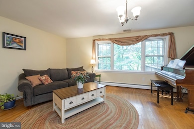 291 Aronimink Dr, Newtown Square, PA 19073 - photo 7