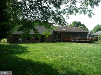 2002 Maplewood Dr, Hagerstown, MD 21740 - photo 7