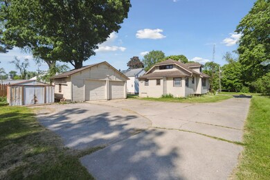 lansing 2228 garage rear