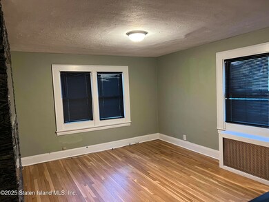 unlisted-address, Staten Island, NY 10310 - photo 5